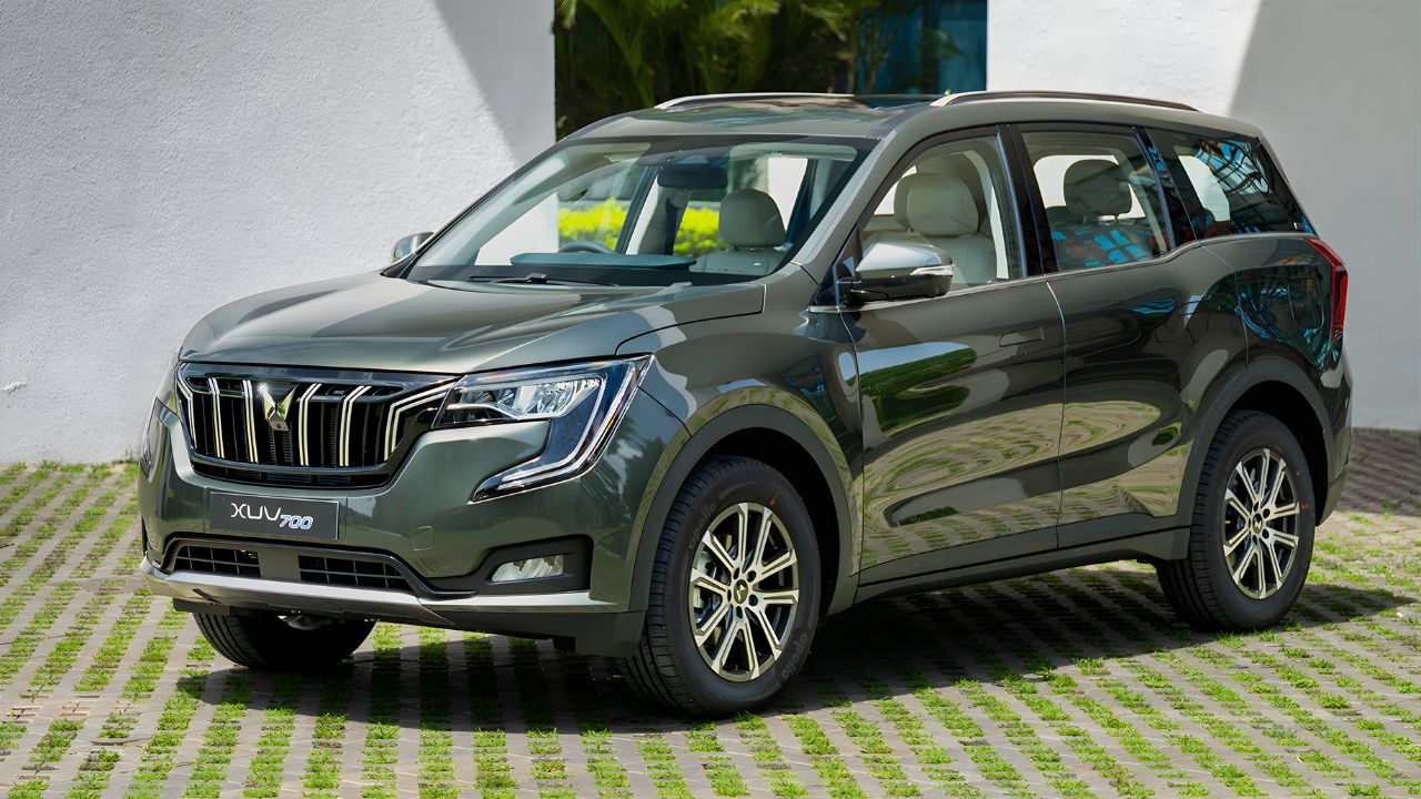 नई Mahindra XUV 7XO का फ्रंट लुक, LED हेडलाइट्स और प्रीमियम ग्रिल के साथ