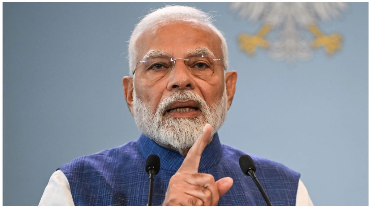 प्रधानमंत्री नरेंद्र मोदी एक सार्वजनिक कार्यक्रम के दौरान