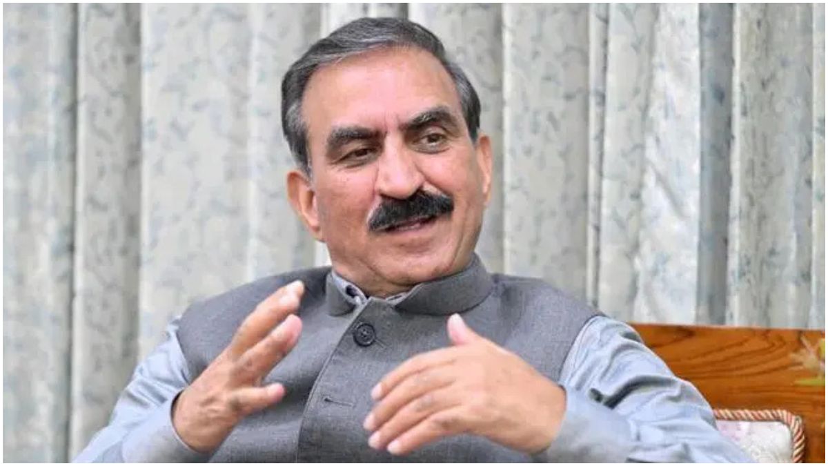 हिमाचल प्रदेश के मुख्यमंत्री सुखविंदर सिंह सुक्खू RDG बंद होने के मुद्दे पर केंद्र सरकार के खिलाफ बयान देते हुए, राज्य की अर्थव्यवस्था पर पड़ने वाले प्रभाव को लेकर मीडिया से बातचीत करते हुए