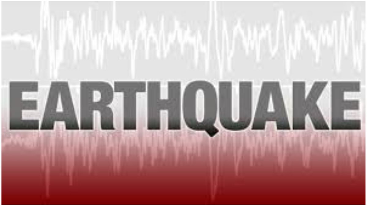 लखनऊ में भूकंप के बाद शहर का सामान्य दृश्य, लोगों में सतर्कता, गोंडा केंद्र वाले भूकंप की जानकारी दर्शाता दृश्य