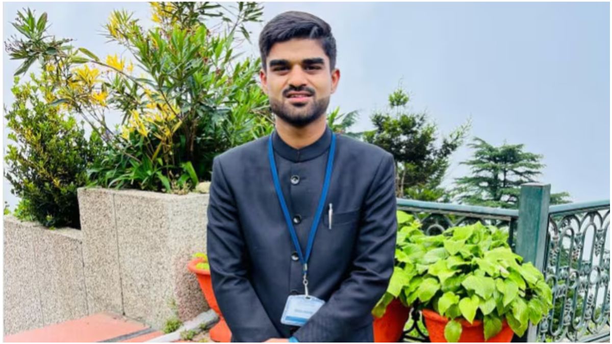 मुरादाबाद के जटपुरा गांव के मोइन अहमद, जिन्होंने तीन बार असफल होने के बाद चौथे प्रयास में UPSC 2022 में AIR 296 हासिल कर IAS बने