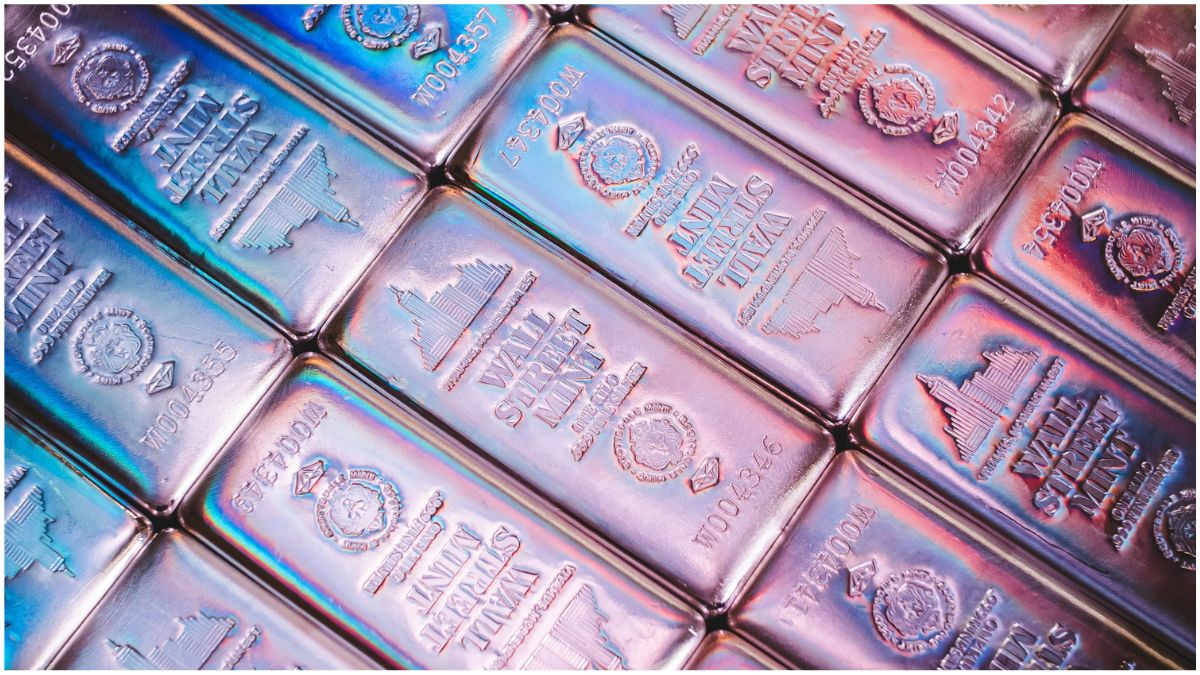 आज चांदी की कीमतों में बड़ी गिरावट, एक झटके में 10 हजार रुपये प्रति किलो तक सस्ती हुई चांदी