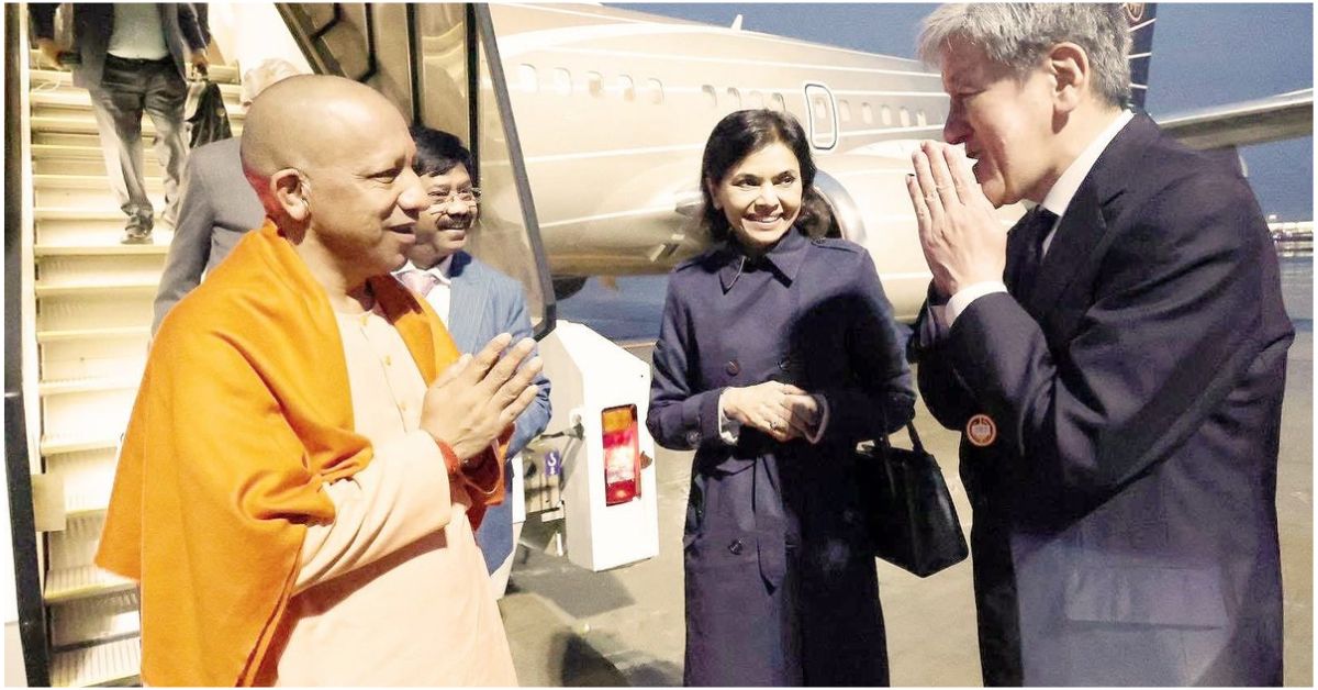 सीएम योगी आदित्यनाथ जापान दौरे के दौरान टोक्यो में आधिकारिक कार्यक्रम में शामिल होते हुए, शुद्ध शाकाहारी भोजन व्यवस्था के बीच भारतीय प्रतिनिधिमंडल के साथ बातचीत करते हुए।