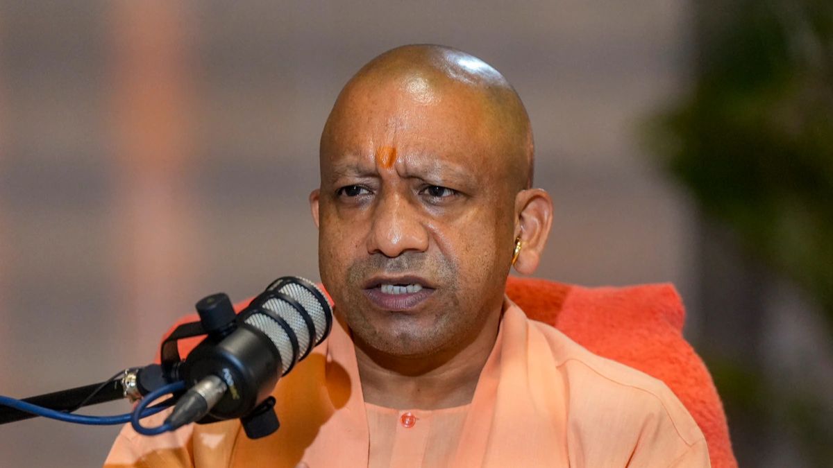 अंतरराष्ट्रीय महिला दिवस पर मुख्यमंत्री योगी आदित्यनाथ ने महिलाओं के नाम पाती लिखकर नारी सम्मान और महिला सशक्तिकरण पर दिया संदेश।